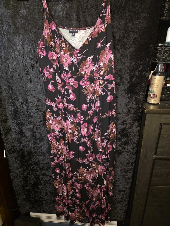 ' Torrid' Dresses & Skirts - Torrid Black Maxi Dress with Pink Floral Print